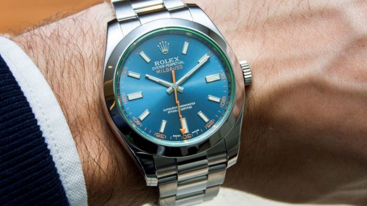 The special copy watches have Z-blue dials.